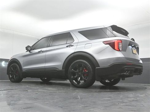 Certified 2021 Ford Explorer ST w/ ST Street Pack image 31