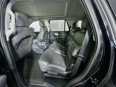 Used 2025 Ford Expedition Active AWD/4WD image 30