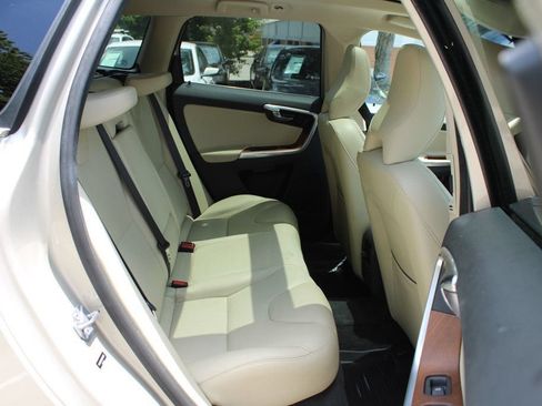 Used 2017 Volvo XC60 T5 Inscription w/ Preferred Option Package FWD image 33