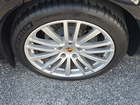 Used 2017 Porsche Panamera 4S image 6