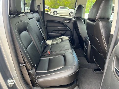 Used 2022 Chevrolet Colorado LT w/ Luxury Package RWD image 17