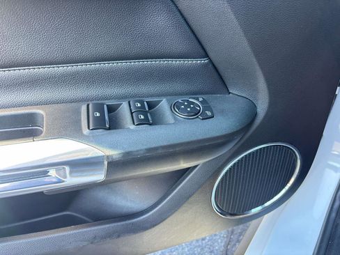 Used 2017 Ford Mustang Premium image 12