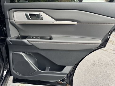 New 2025 Ford Explorer Active w/ Active Comfort Package image 29