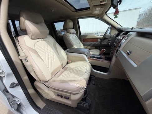 Used 2010 Ford F150 Lariat image 14