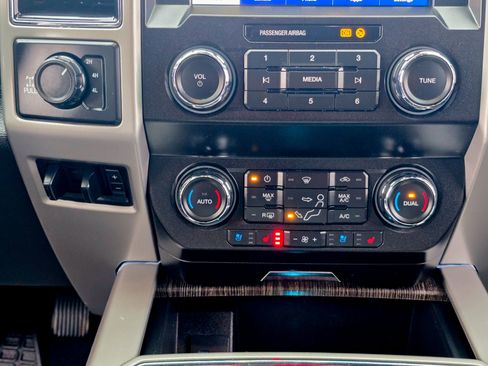 Used 2020 Ford F250 Lariat image 29