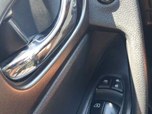 Used 2015 Nissan Rogue SV AWD/4WD image 11