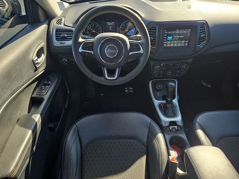 Used 2021 Jeep Compass Latitude AWD/4WD image 11