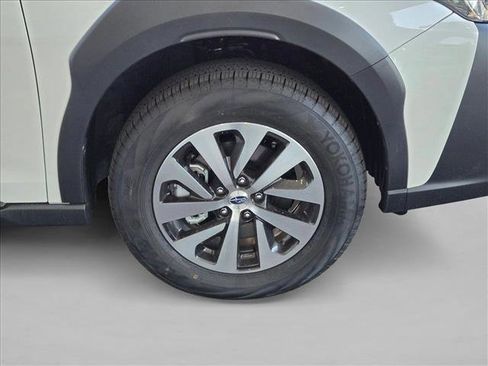 Used 2025 Subaru Outback Premium w/ Popular Package #1A image 16