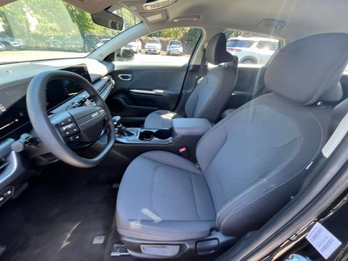 Used 2025 Kia K4 FWD image 25