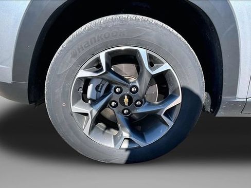Used 2025 Chevrolet Trax LT w/ Driver Confidence Package FWD image 9