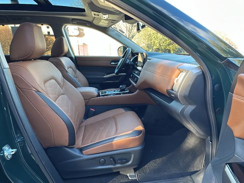 Certified 2025 Nissan Pathfinder Platinum w/ Cargo Package image 24