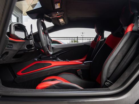 Used 2026 Lamborghini Revuelto AWD/4WD image 36