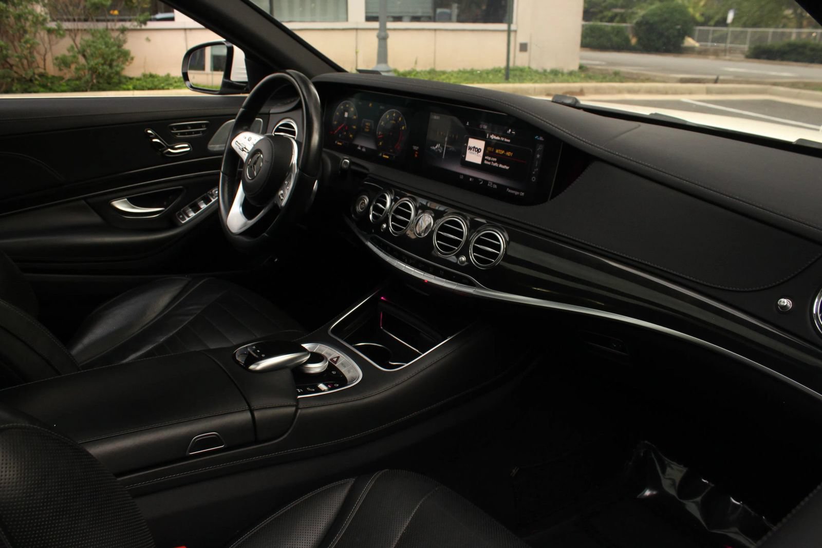 Used 2020 Mercedes-Benz S 560 Sedan w/ Premium Package image 26
