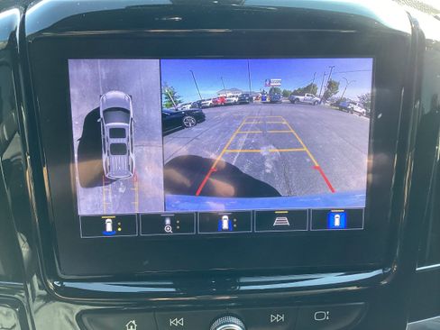 Used 2023 Chevrolet Traverse RS image 23