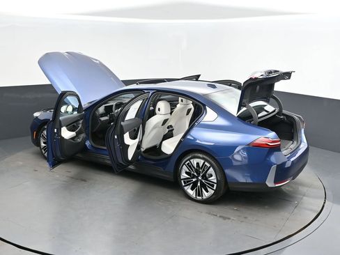 New 2026 BMW 530i w/ Premium Package RWD image 47