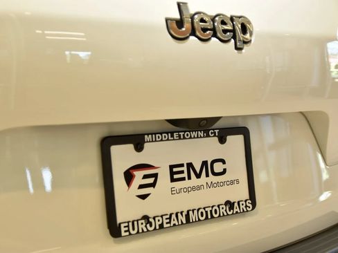 Used 2023 Jeep Grand Cherokee L Overland AWD/4WD image 10