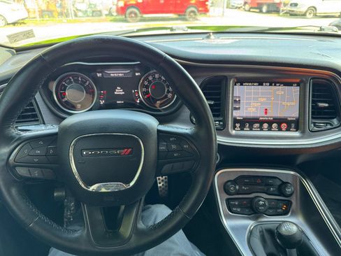 Used 2015 Dodge Challenger R/T w/ Quick Order Package 22B R/T RWD image 21