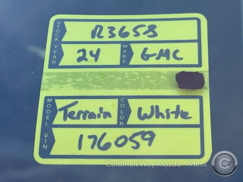 Used 2024 GMC Terrain SLT image 33