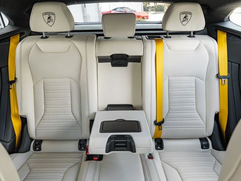 Used 2025 Lamborghini Urus SE image 18