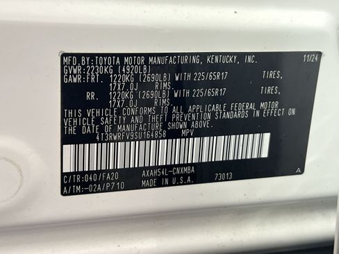 Used 2025 Toyota RAV4 XLE AWD/4WD image 31