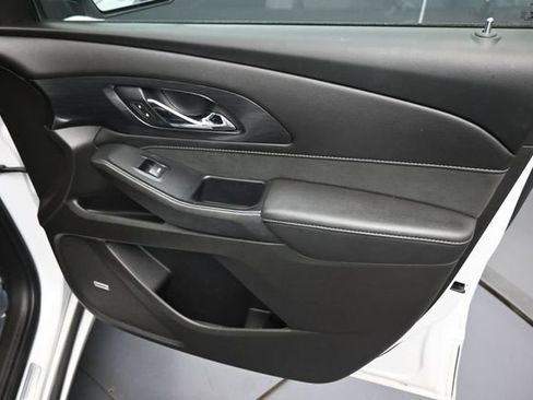 Used 2021 Chevrolet Traverse High Country w/ LPO, Floor Liner Package AWD/4WD image 42