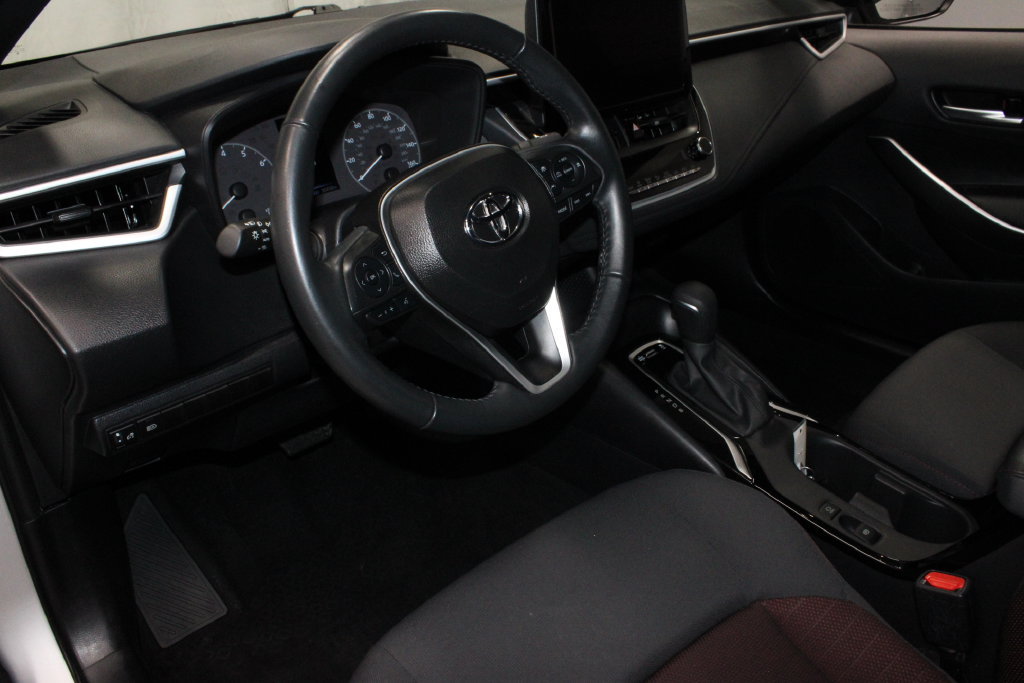 Used 2025 Toyota Corolla SE FWD image 19