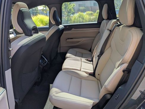 Used 2025 Volvo EX90 Ultra AWD/4WD image 8