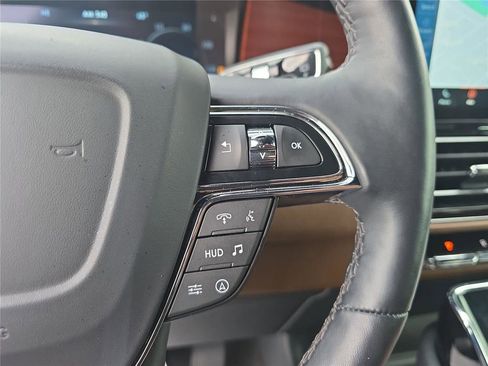 Used 2024 Lincoln Navigator Reserve image 27