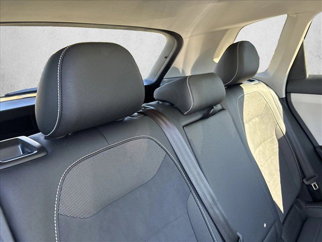 Used 2025 Volkswagen Taos SE FWD image 25