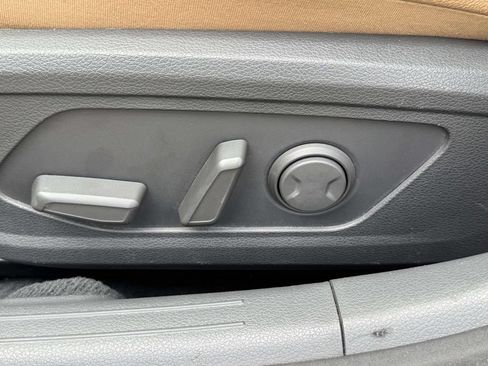 Used 2021 Hyundai Sonata Limited w/ Preferred Accessory Package FWD image 29