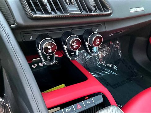 Certified 2023 Audi R8 V10 performance image 25