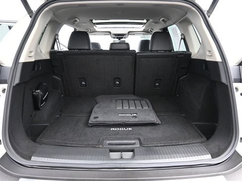 Used 2022 Nissan Rogue Platinum w/ Head-Up Display Package image 22