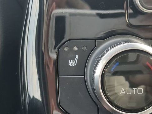 Used 2022 Toyota Highlander XLE image 22