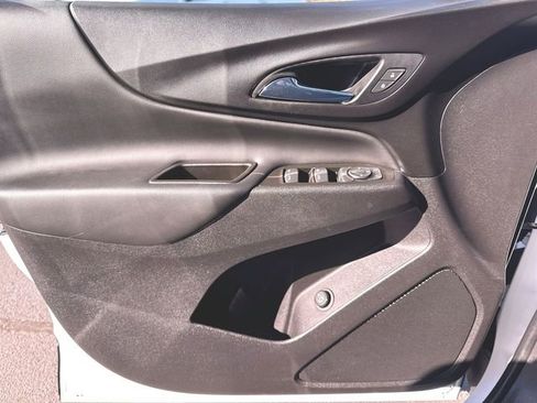 Used 2021 Chevrolet Equinox LT image 21