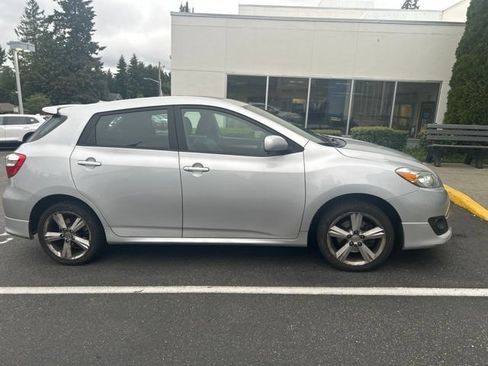 Used 2010 Toyota Matrix S AWD/4WD image 3