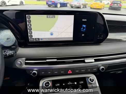 Used 2023 Hyundai Palisade Calligraphy w/ Winter Package FWD image 8