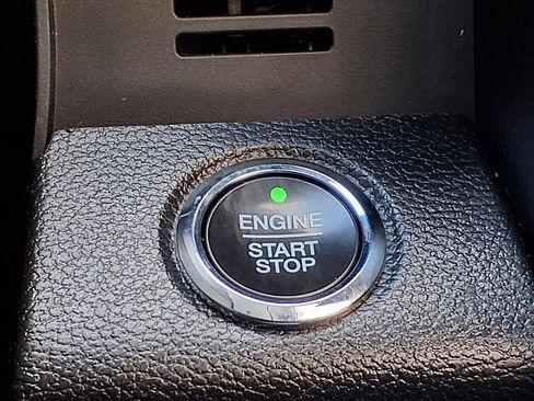 Used 2021 Ford Expedition Limited image 24