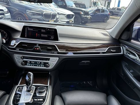 Used 2020 BMW M760i xDrive AWD/4WD image 31