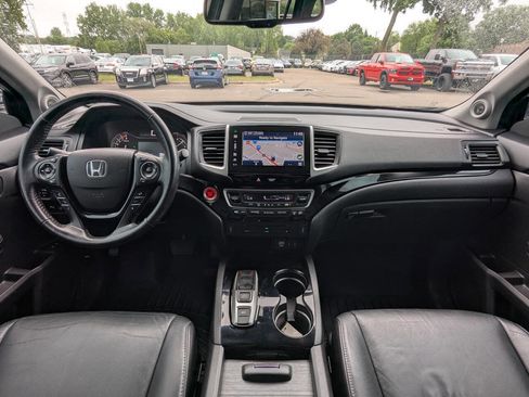 Used 2016 Honda Pilot Touring image 2