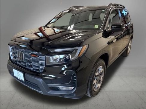 Certified 2023 Honda Passport TrailSport image 1
