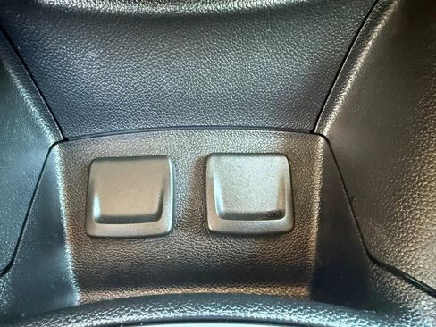 Used 2017 Chevrolet Cruze LT image 29