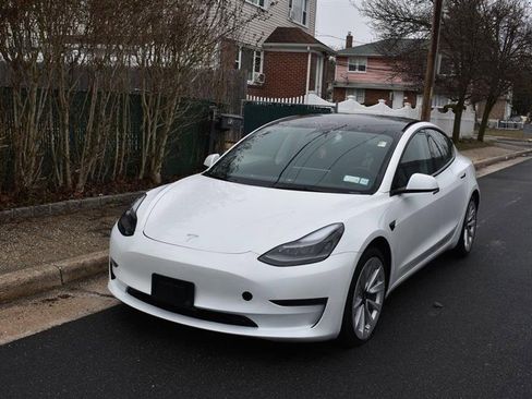 Used 2021 Tesla Model 3 Standard Range Plus image 2