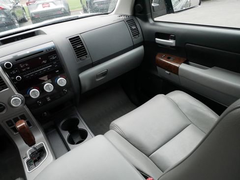 Used 2010 Toyota Tundra Limited AWD/4WD image 11