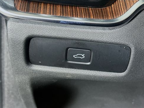 Used 2024 Volvo S60 B5 Plus image 17