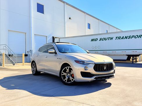 Used 2017 Maserati Levante w/ Sport Package image 20