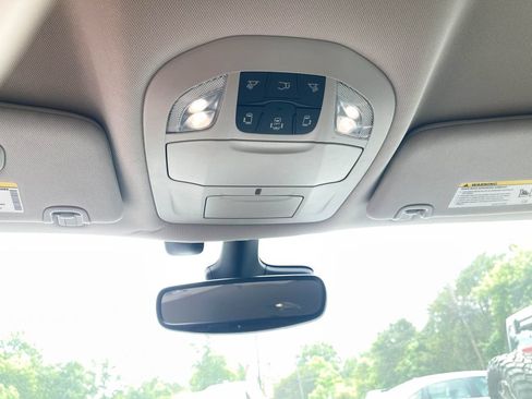 Used 2022 Chrysler Pacifica Touring-L FWD image 26