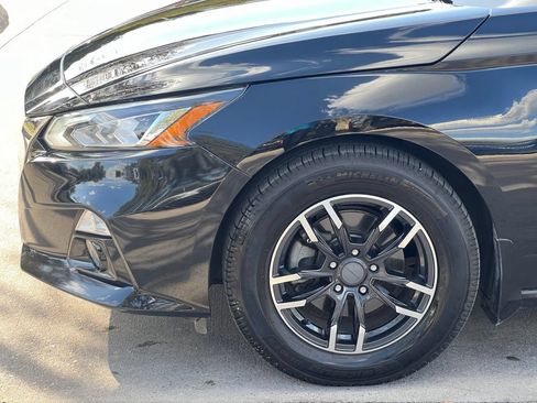 Used 2019 Nissan Altima 2.5 SL FWD image 27