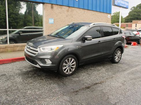 Used 2018 Ford Escape Titanium FWD image 3