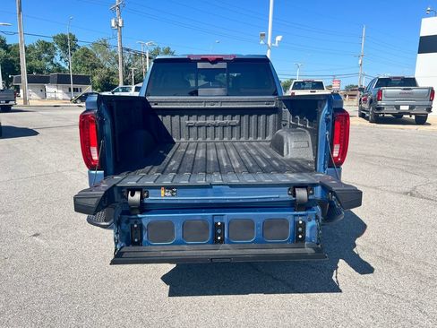 Used 2024 GMC Sierra 1500 Denali w/ Technology Package AWD/4WD image 9
