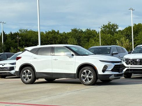 Used 2023 Chevrolet Blazer LT FWD image 6